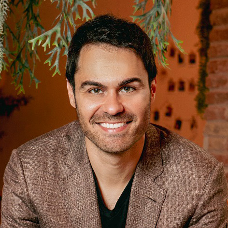 Adri&aacute;n Escud&eacute;